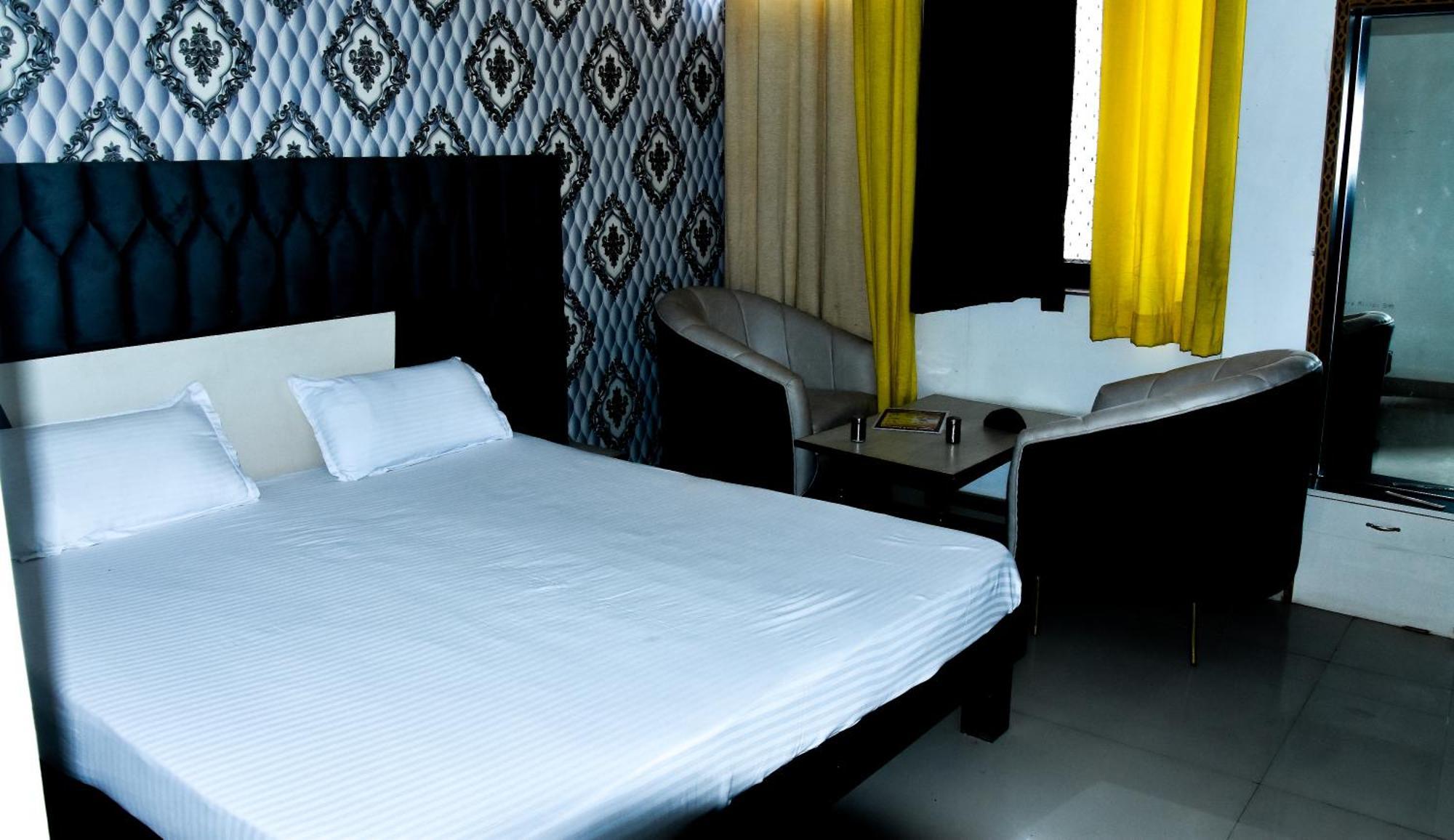 Sangam Hotel Chirawa Exterior photo